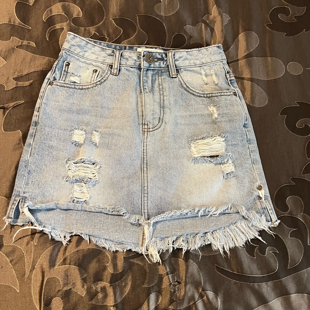 One Teaspoon Light Blue Distressed Denim Mini Skirt Women’s size 26/ Small - Picture 2 of 12